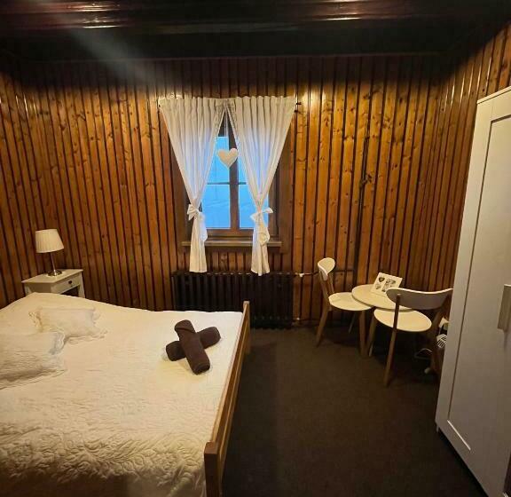 Habitación Estándar, Schronisko Gościniec Równica