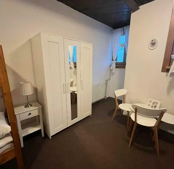 スタンダード４人部屋, Schronisko Gościniec Równica