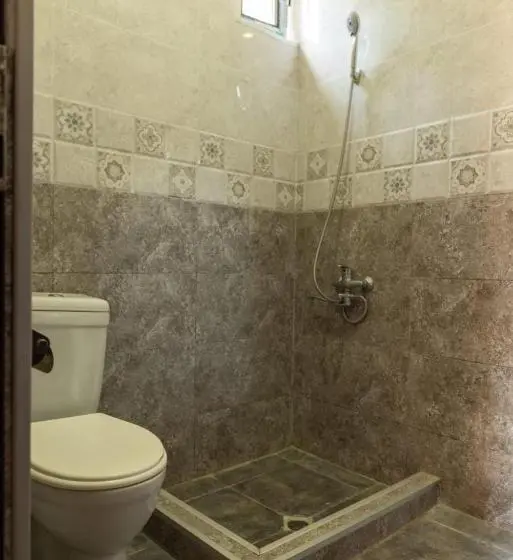 اتاق خانوادگی, Wine House