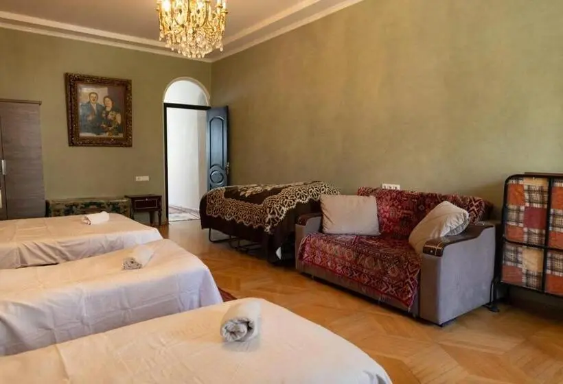 اتاق خانوادگی, Wine House