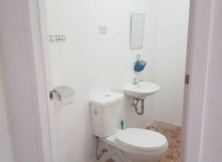 غرفة إقتصادية, Scott Camotes Beach House