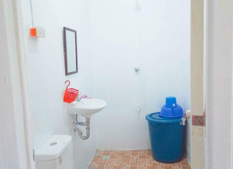 غرفة إقتصادية, Scott Camotes Beach House