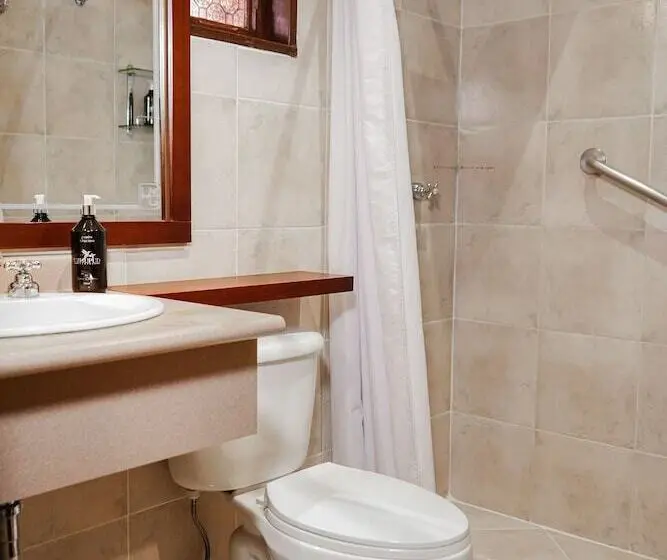 デラックスルーム, Uzhupud Garden Hotel & Lodge