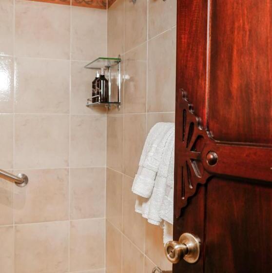 اتاق استاندارد سه نفره, Uzhupud Garden Hotel & Lodge