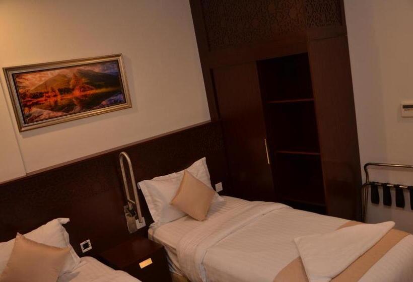 Номер Стандарт Трехместный, فندق قرطبة العزيزية