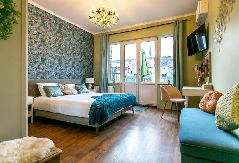 اتاق لوکس با بالکن, The Newport Lodge   Incl 3h Wellness & Use Ebikes & Breakfast