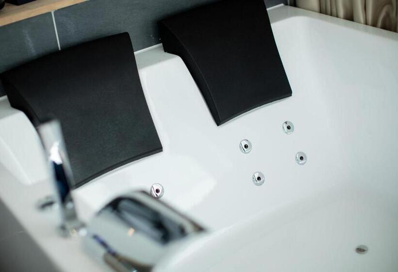 景色の見えるジュニアスイート, Le Barracuda & Spa, Centre Port, Pieds Dans L Eau, Vue Mer