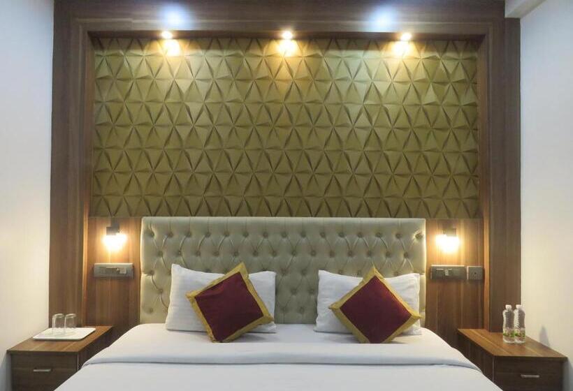 Номер Стандарт, Reegate Inn Near South Railway Station