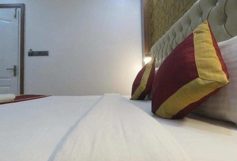 Номер Стандарт, Reegate Inn Near South Railway Station