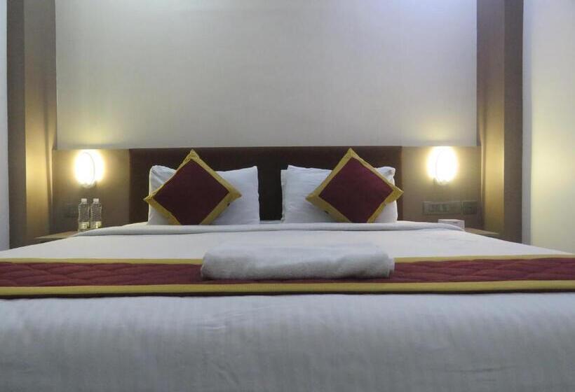 Номер Deluxe, Reegate Inn Near South Railway Station