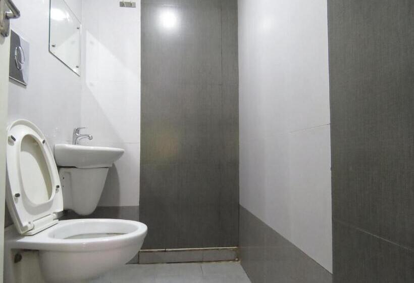 Номер Deluxe, Reegate Inn Near South Railway Station