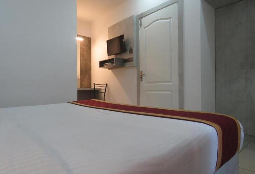 Номер Deluxe, Reegate Inn Near South Railway Station