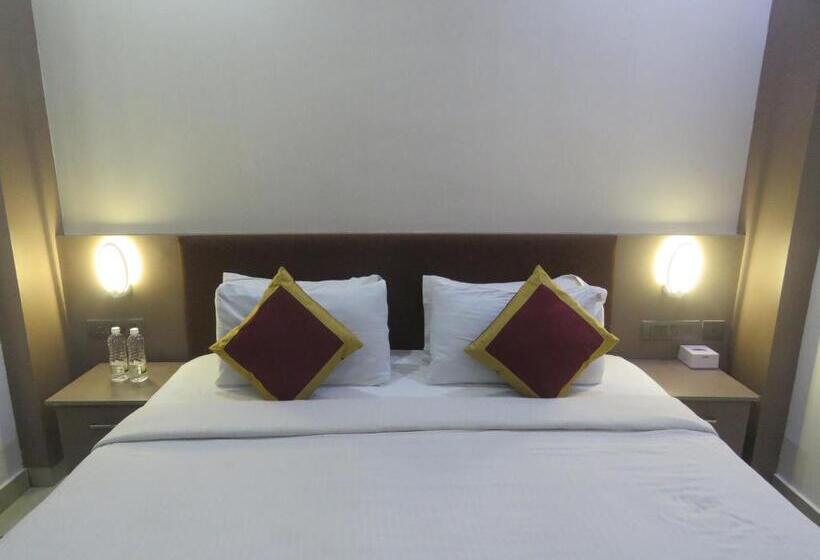 Номер Deluxe, Reegate Inn Near South Railway Station