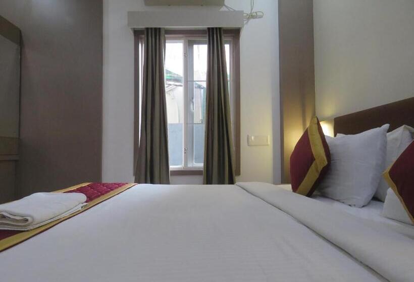 Номер Deluxe, Reegate Inn Near South Railway Station