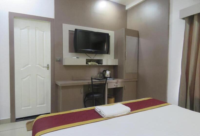 Номер Deluxe, Reegate Inn Near South Railway Station