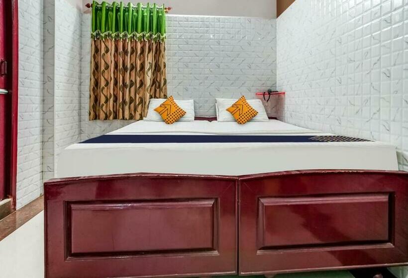 Трехместный Номер Классика, Spot On Madhavi Residency & Lodge