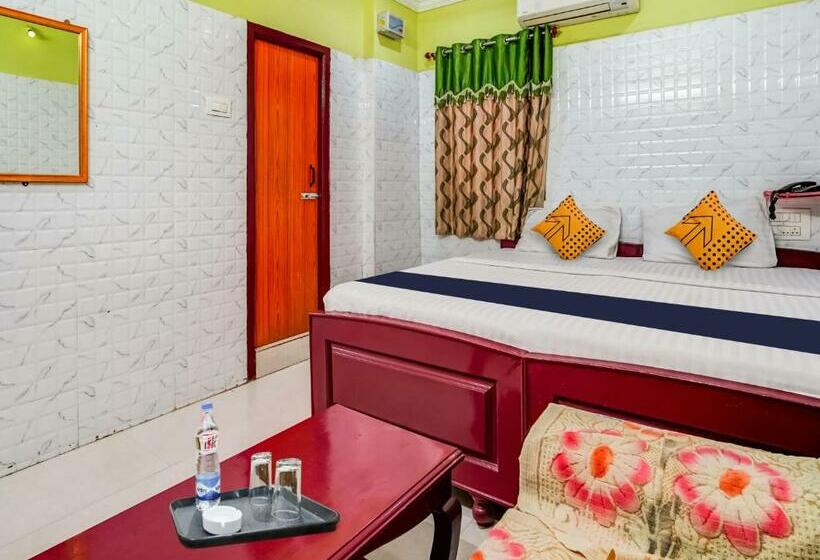 اتاق کلاسیک سه تخته, Spot On Madhavi Residency & Lodge