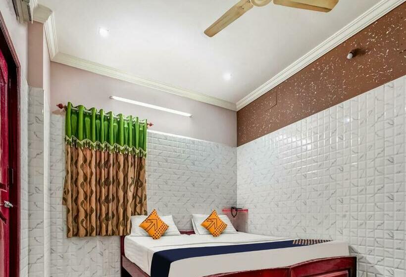 Трехместный Номер Классика, Spot On Madhavi Residency & Lodge