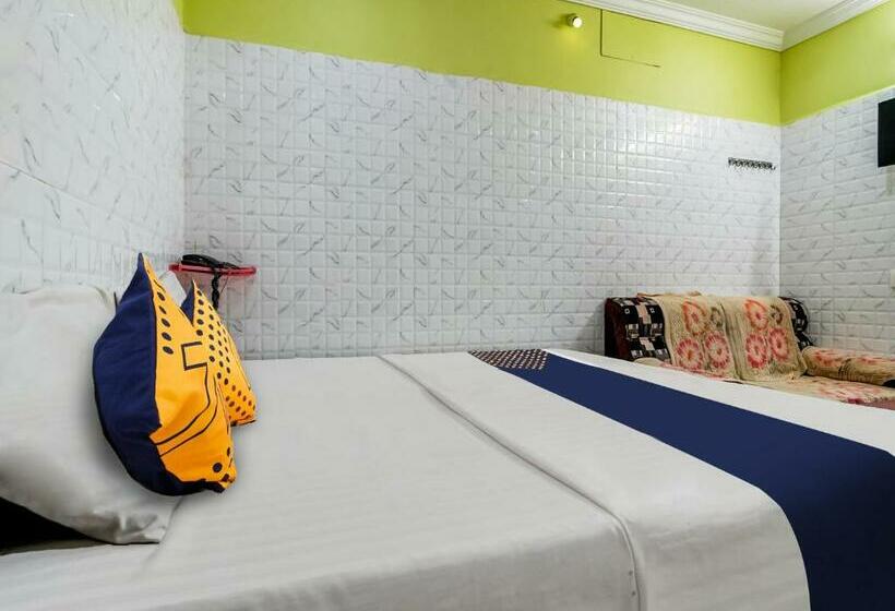 اتاق کلاسیک سه تخته, Spot On Madhavi Residency & Lodge