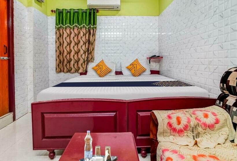 Трехместный Номер Классика, Spot On Madhavi Residency & Lodge
