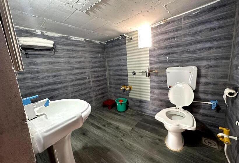 스탠다드 룸, Modhera Sunrise Resort   Tents Bhungas Jungle Restaurants & Candlelight Dining