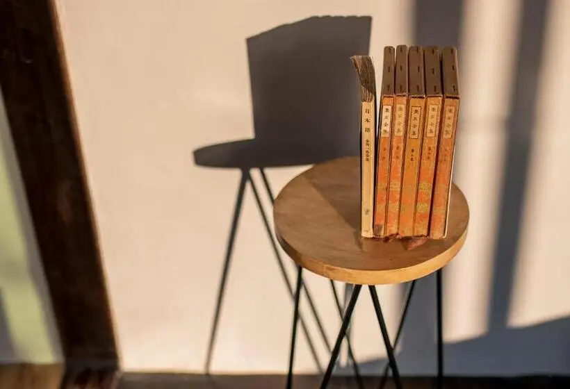 バルコニー付きデラックスルーム, 深々 Books&stay シンシンブックスアンドステイ