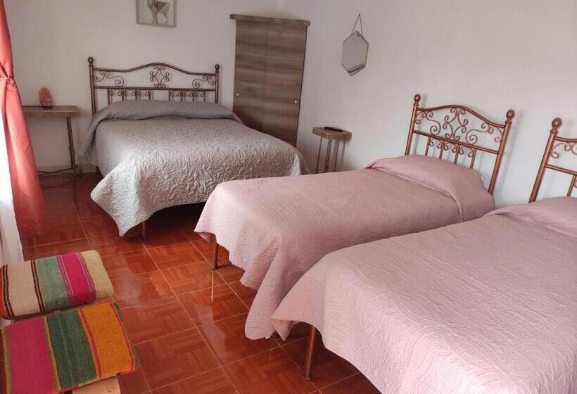 Standaard Vierpersoonskamer, Pirca Hostal