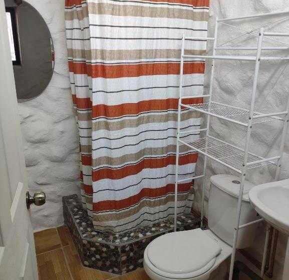 غرفة قياسية رباعية, Pirca Hostal