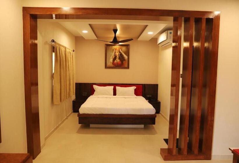 Люкс Повышенной Комфортности, Raaj Resort