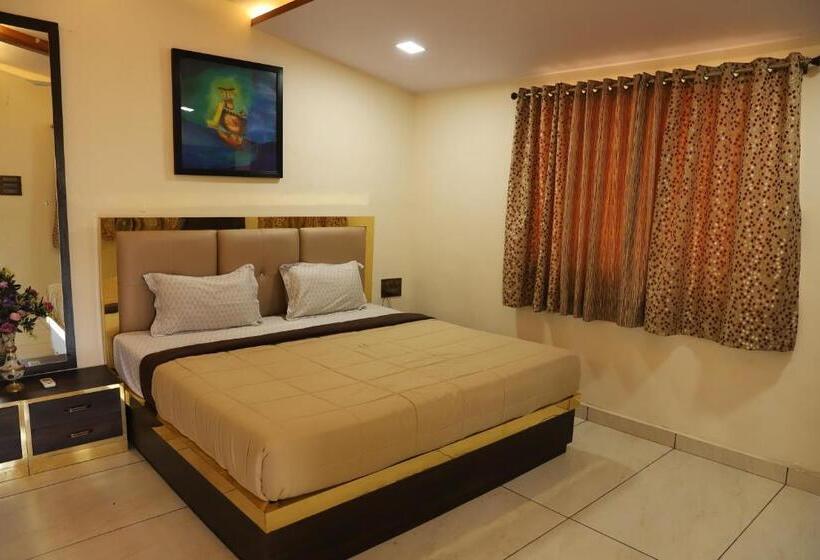 جناح عائلي, Raaj Resort