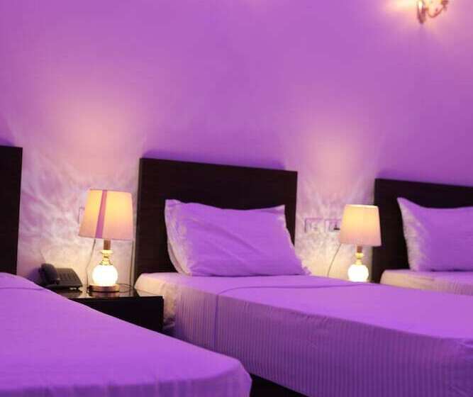 اتاق استاندارد سه نفره, New Midtown