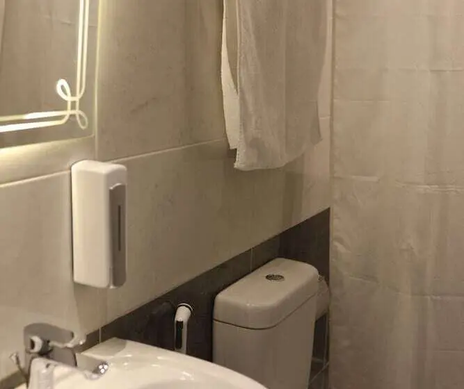 اتاق اکونومی یک تخته, New Midtown