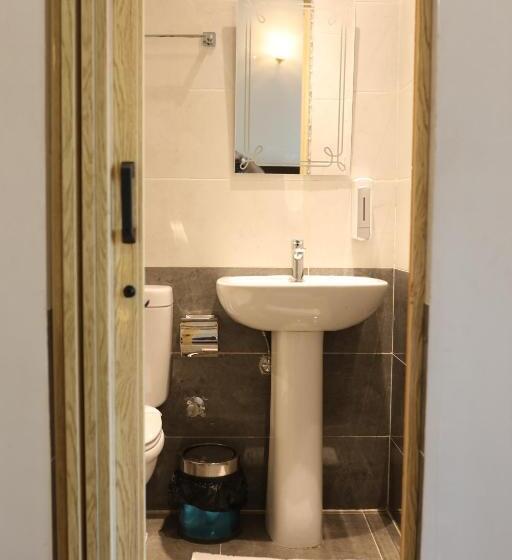 اتاق استاندارد سه نفره, New Midtown