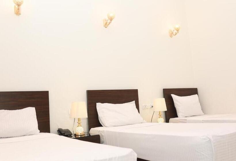 اتاق استاندارد سه نفره, New Midtown