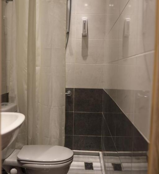 اتاق استاندارد با بالکن, New Midtown