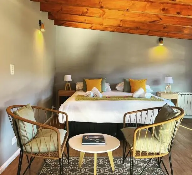 デラックスルーム, Desierto Suites