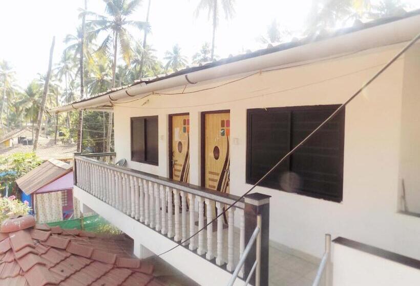 غرفة قياسية مزوَّدة بشُرفة, Flavia Paradise Guest House