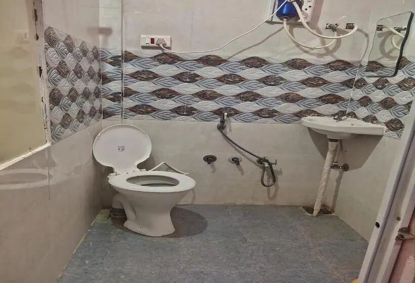 スタンダードトリプルルーム, Vrundavan Resort, Narmada