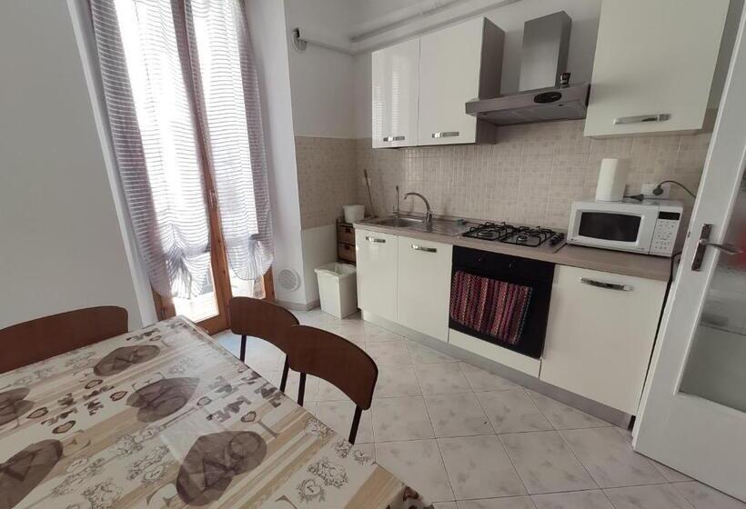 آپارتمان 2 خوابه, La Selva Durante