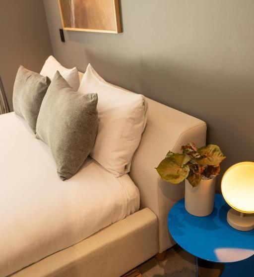 1 Schlafzimmer Apartment mit Terrasse, Wake   Branded Residences