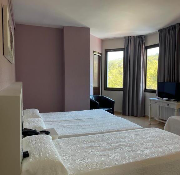 חדר סטנדרט לשלושה, Bruc