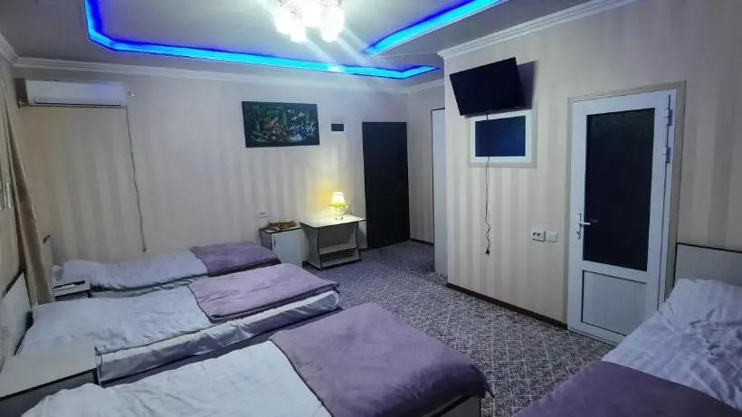 اتاق استاندارد چهارنفره با بالکن, Zarafshon