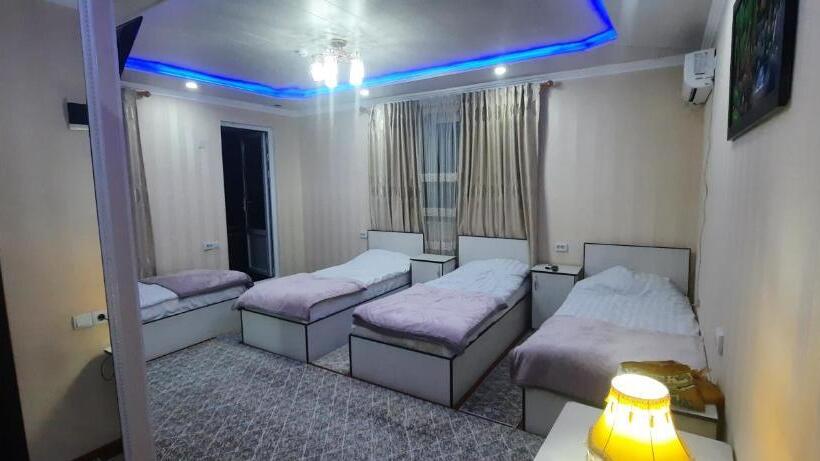 اتاق استاندارد چهارنفره با بالکن, Zarafshon