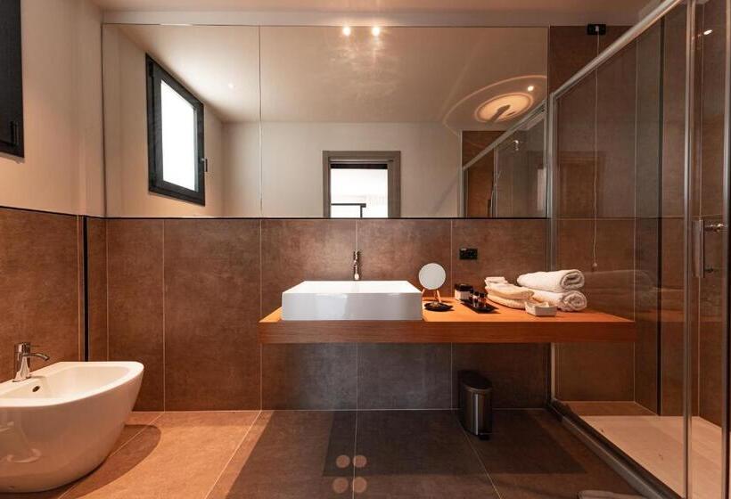 חדר דלוקס נוף לים, Insulae Resort