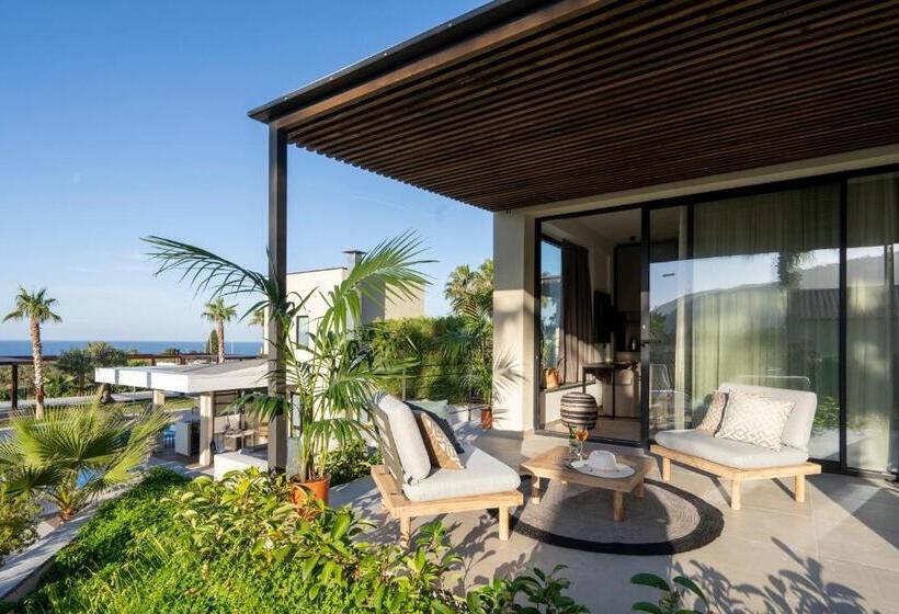 חדר דלוקס נוף לים, Insulae Resort