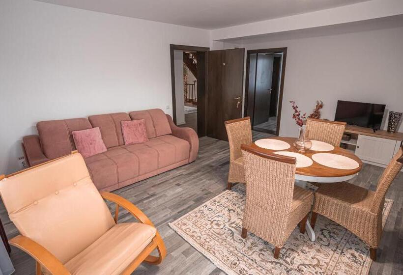 דירה בת חדר שינה 1 עם מרפסת, Casa Danei