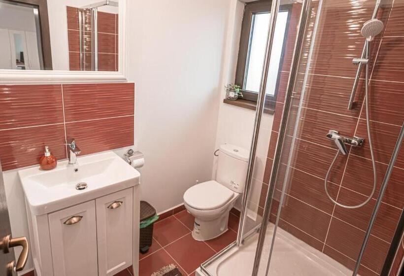 דירה בת חדר שינה 1 עם מרפסת, Casa Danei