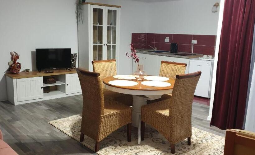 דירה בת חדר שינה 1 עם מרפסת, Casa Danei