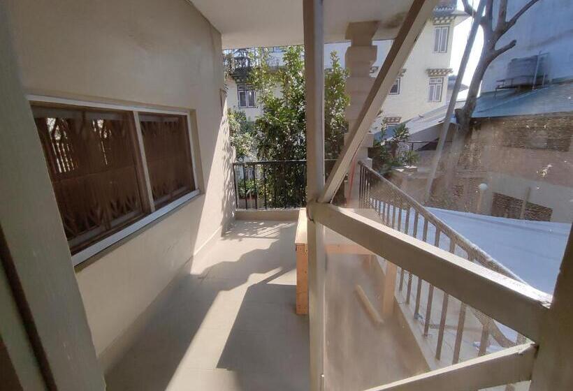 اتاق استاندارد با بالکن, Laughing Buddha Guest House & Villa