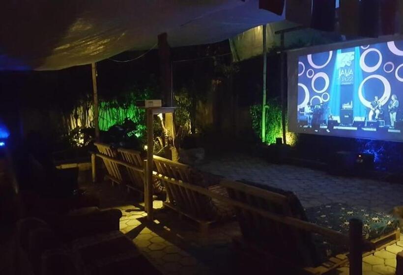 اتاق استاندارد با بالکن, Laughing Buddha Guest House & Villa